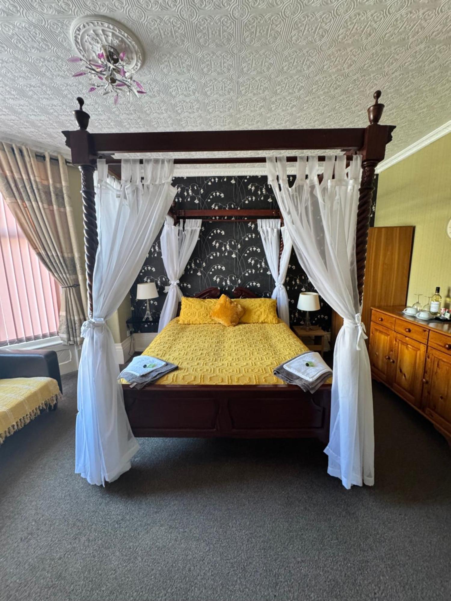 The Holmlea Hotel Blackpool Eksteriør billede